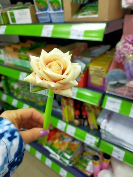 В FIX price я покупаю вкусное Мороженое .